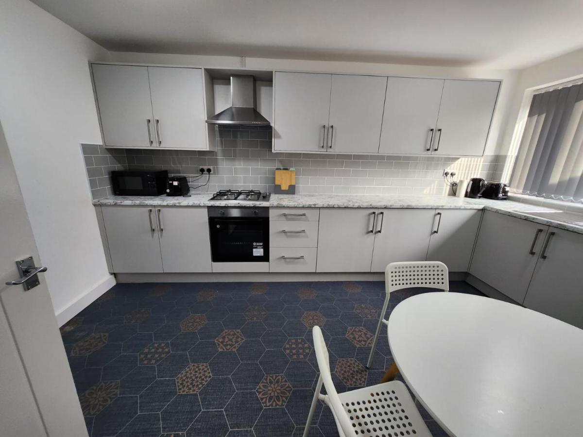 4 Bedroom 2 Bathroom Shared House - Near Bhx And Nec Birmingham Exteriér fotografie