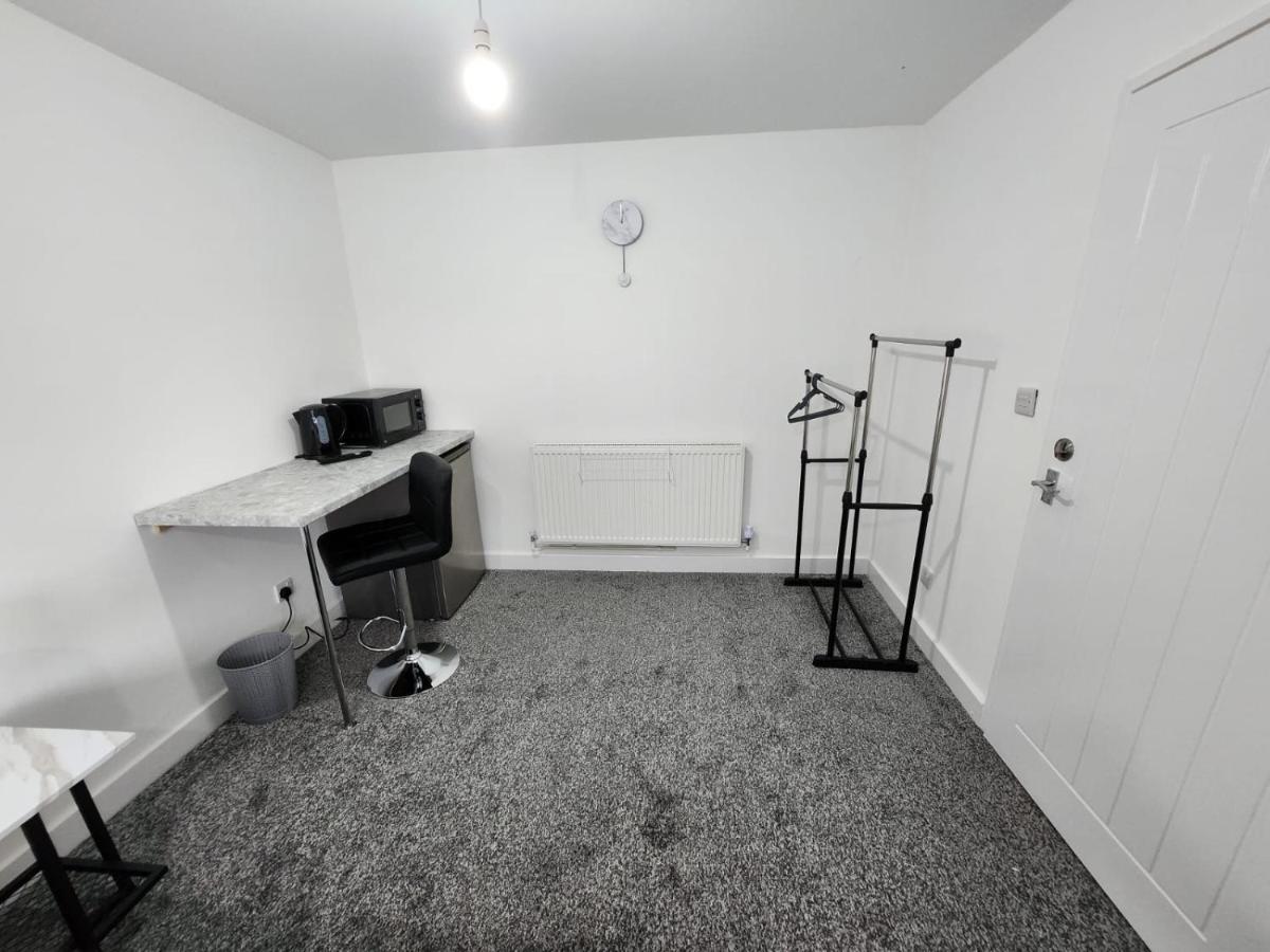 4 Bedroom 2 Bathroom Shared House - Near Bhx And Nec Birmingham Exteriér fotografie