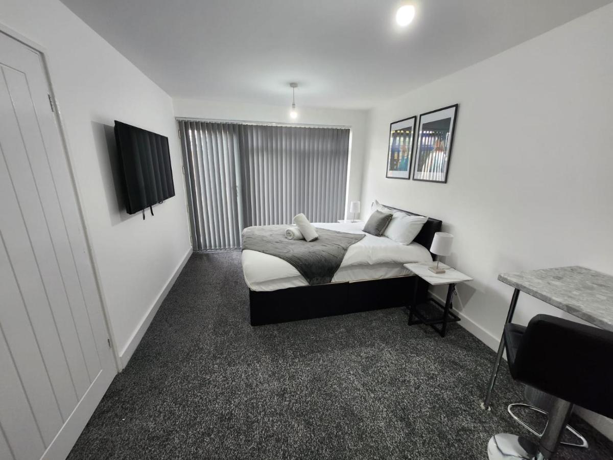 4 Bedroom 2 Bathroom Shared House - Near Bhx And Nec Birmingham Exteriér fotografie