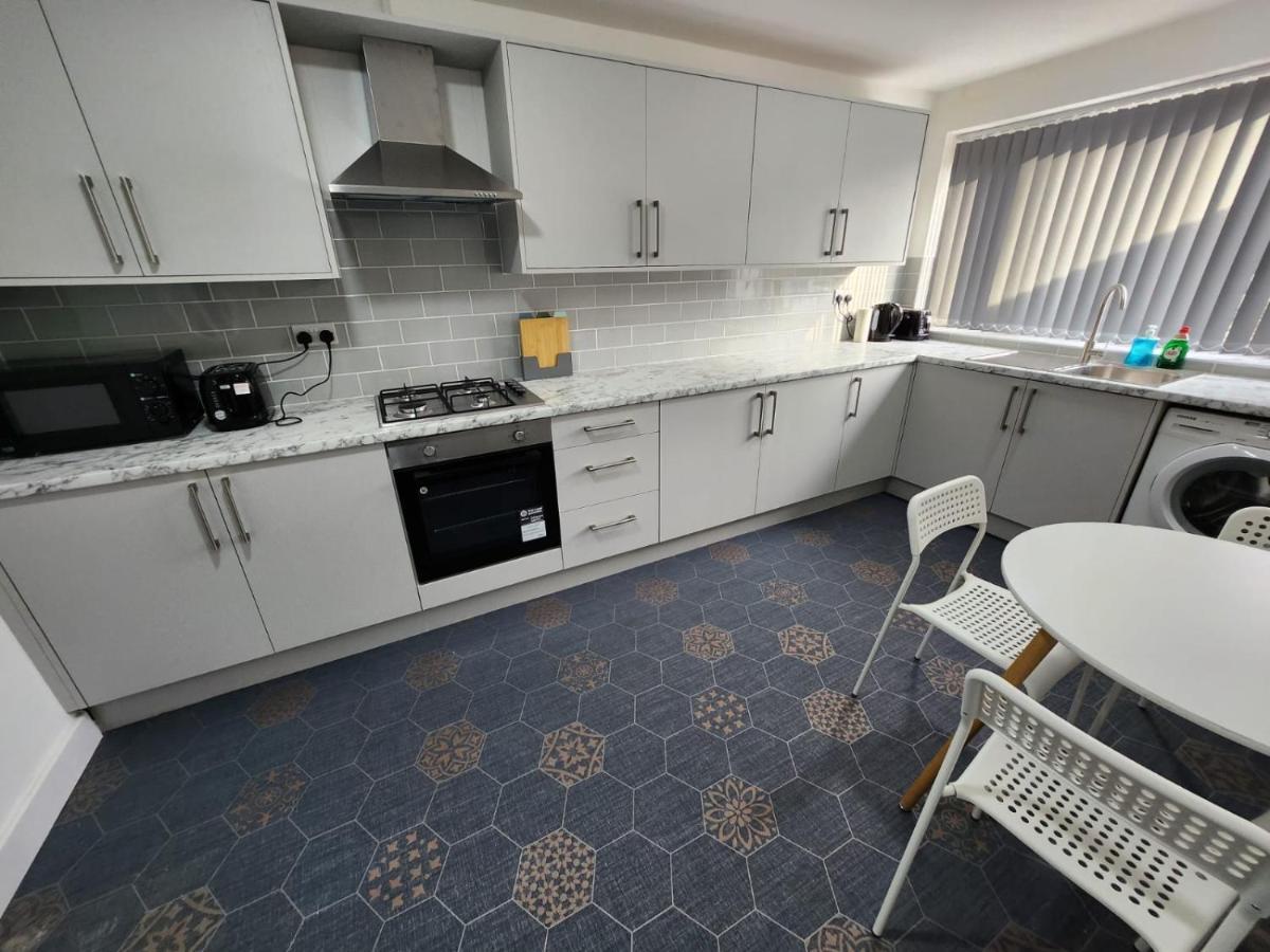 4 Bedroom 2 Bathroom Shared House - Near Bhx And Nec Birmingham Exteriér fotografie