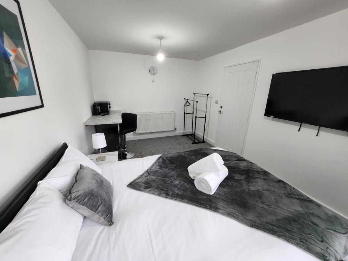 4 Bedroom 2 Bathroom Shared House - Near Bhx And Nec Birmingham Exteriér fotografie