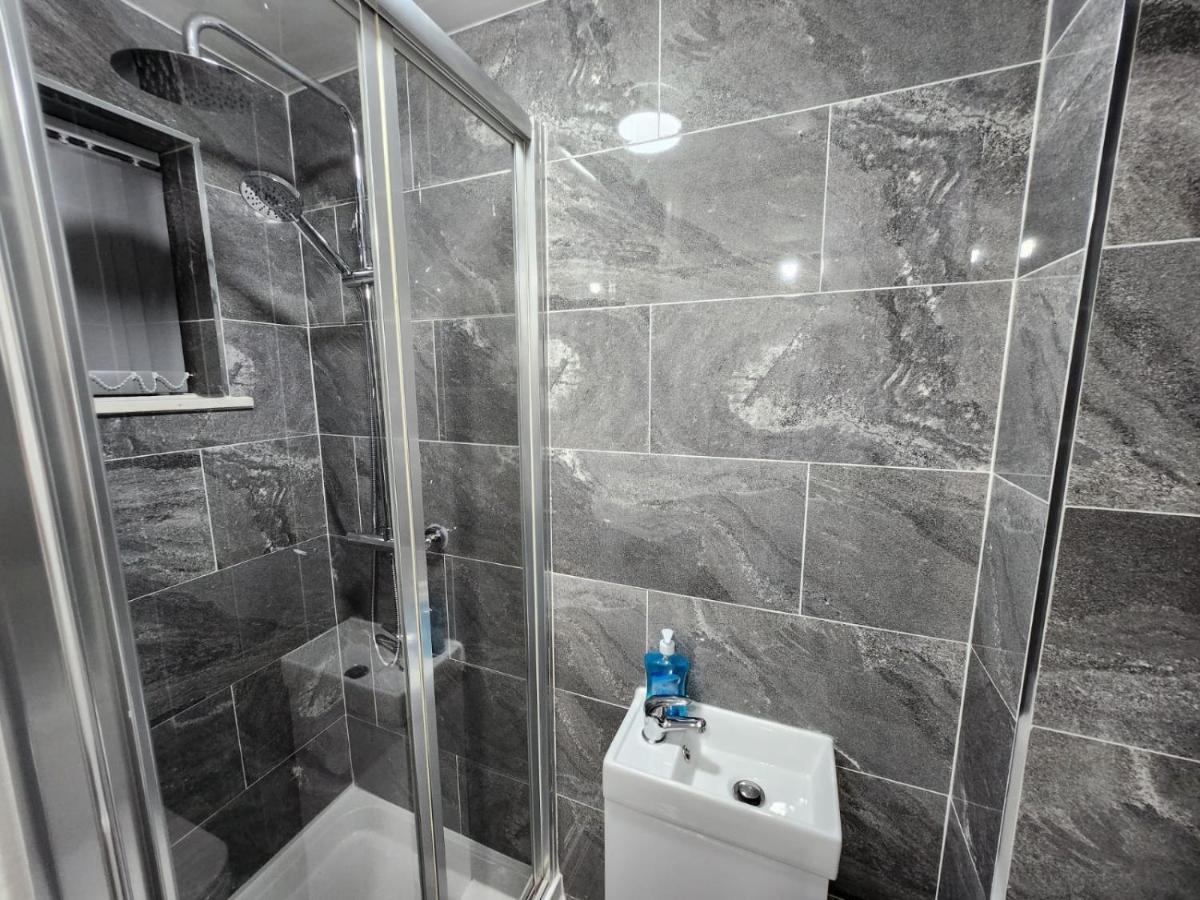 4 Bedroom 2 Bathroom Shared House - Near Bhx And Nec Birmingham Exteriér fotografie