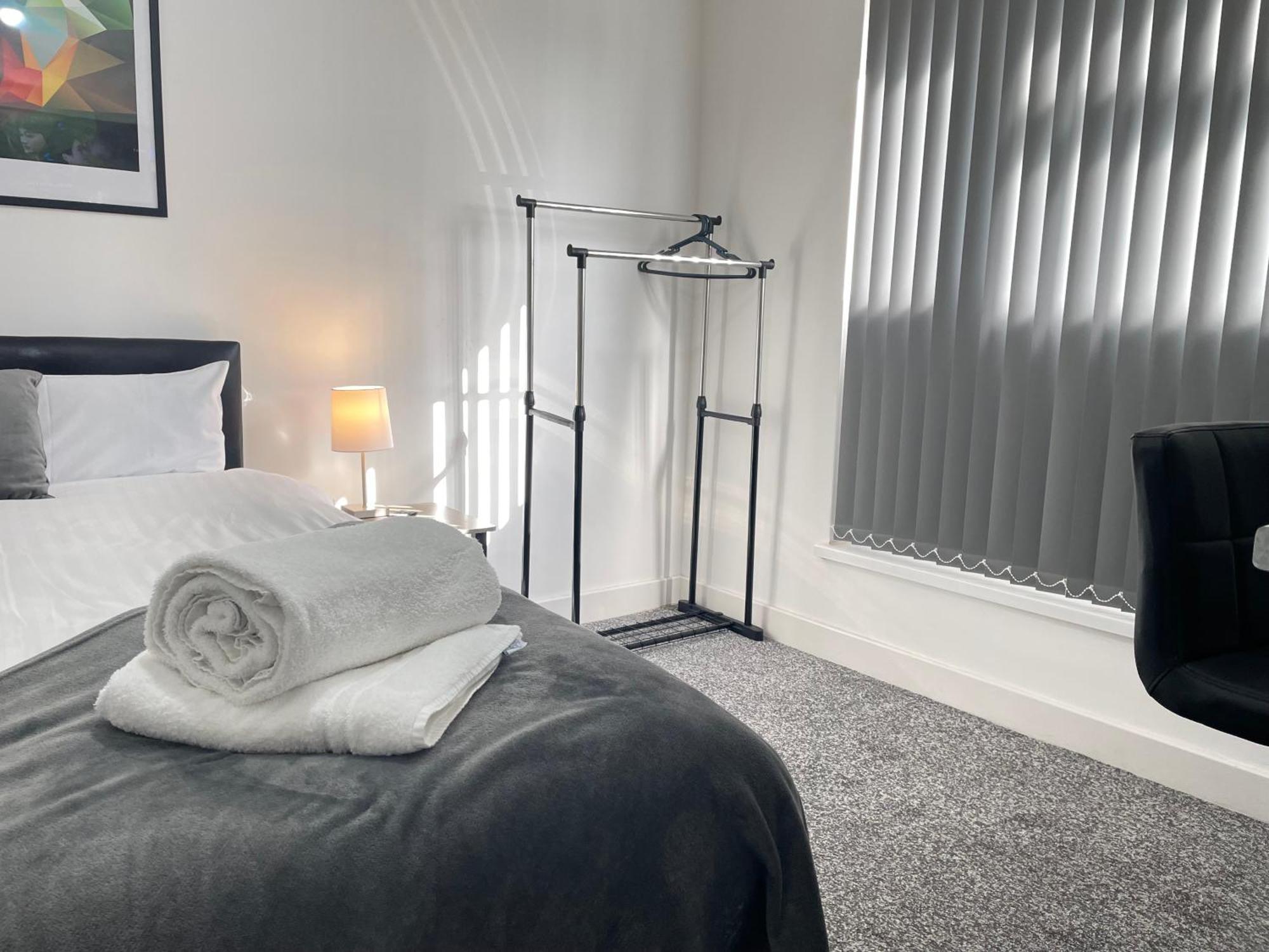 4 Bedroom 2 Bathroom Shared House - Near Bhx And Nec Birmingham Exteriér fotografie